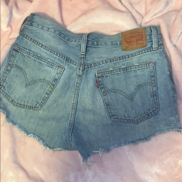 LEVIS High Rise Jean Shorts - Picture 2 of 4